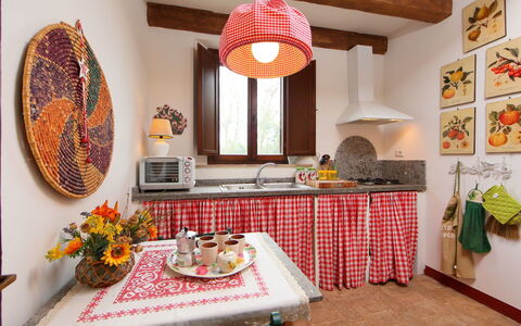 Le Nuvole: Zimmer, Interior Design, Möbel, Eigentum, Orange, Tabelle, Decke, Fussboden, Wand, Esszimmer