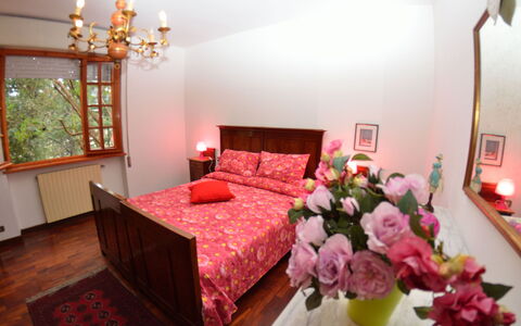 Il Corbezzolo: Schlafzimmer, Zimmer, Bett, Möbel, Eigentum, Interior Design, Bettdecke, Bettrahmen, Rosa, Bedding