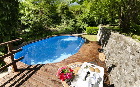 Il Molino: Wasser, Pflanze, Eigentum, Schwimmbad, Blume, Baum, Gartenmöbel, Gewässer, Schatten, Holz