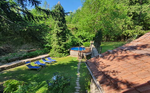 Il Molino: Pflanze, Natur, Baum, Himmel, Vegetation, Wasserlauf, Natürliche Landschaft, Freizeit, Gras, Bank