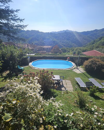 Il Nido: Schwimmbad, Hügel, Bergstation, Freizeit, Gebirge, Garten, Eco Hotel, Senke, Resort, Bauernhaus