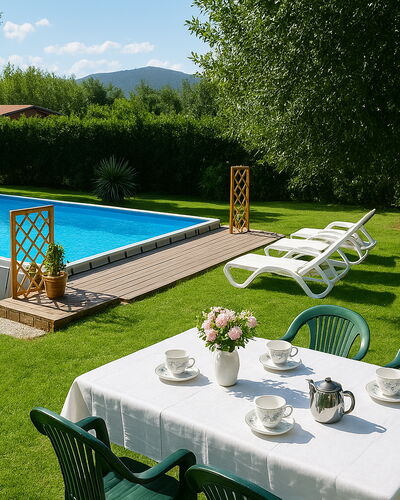 Villa Elisa: Schwimmbad, Garten, Schatten, Gartenmöbel, Freizeit, Rasen, Eco Hotel, Hinterhof, Garten, Landscaping