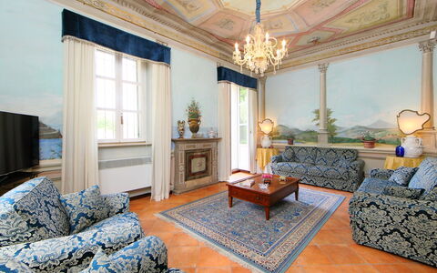 Paolotti: Zimmer, Eigentum, Möbel, Wohnzimmer, Interior Design, Decke, Gebäude, Grundeigentum, Fussboden, Gelb