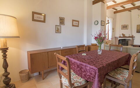Olimpia: Zimmer, Eigentum, Möbel, Interior Design, Gebäude, Tabelle, Esszimmer, Haus, Decke, Grundeigentum
