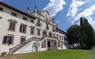 Contessa Di Gaiole: Eigentum, Gebäude, Estate, Villa, Haus, Grundeigentum, Die Architektur, Fassade, Herrenhaus, Zuhause