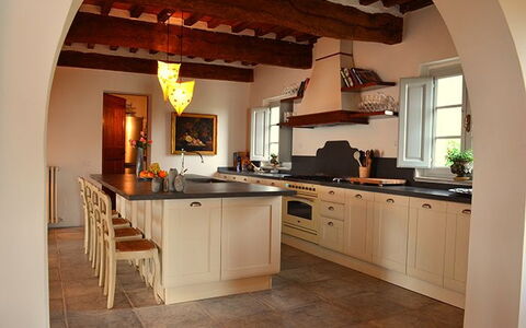 Luna Di Cortona: Eigentum, Countertop, Zimmer, Küche, Möbel, Gebäude, Haus, Cabinetry, Interior Design, Fussboden