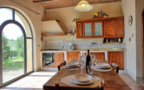 I Glicini: Eigentum, Möbel, Cabinetry, Countertop, Geschirr, Holz, Interior Design, Küche, Tabelle, Beleuchtung
