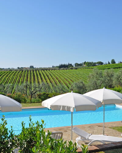 I Glicini: Schwimmbad, Eigentum, Resort, Grundeigentum, Urlaub, Freizeit, Haus, Gebäude, Villa, Gras