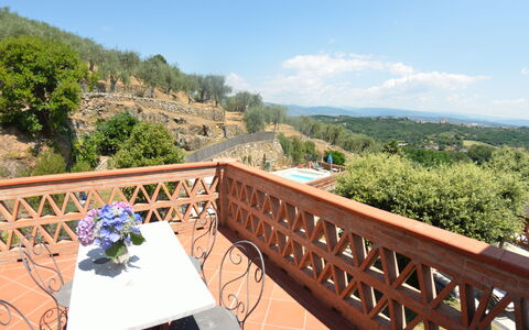 Agli Olivi: Eigentum, Grundeigentum, Zimmer, Haus, Urlaub, Gebäude, Landschaft, Villa, Balkon, Berg