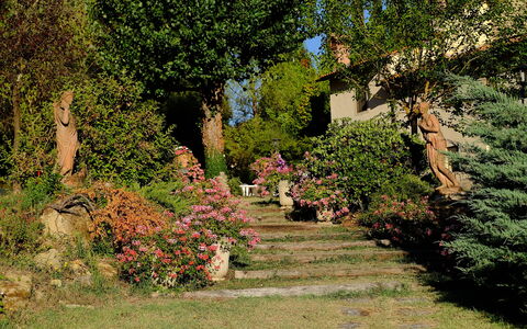 Agriturismo Girasole: Garten, Vegetation, Baum, Botanischer Garten, Blatt, Strauch, Botanik, Gras, Pflanze, Biome