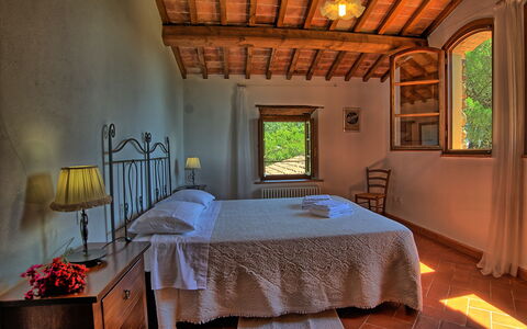Sole Nel Prato: Zimmer, Schlafzimmer, Möbel, Bett, Eigentum, Gebäude, Bettdecke, Interior Design, Bettrahmen, Haus