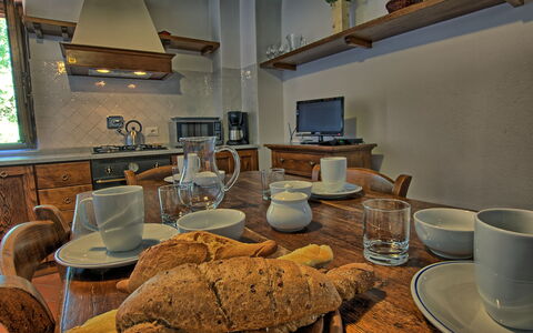 Sole Nel Prato: Zimmer, Interior Design, Eigentum, Möbel, Tabelle, Wohnzimmer, Gebäude, Zuhause, Grundeigentum, Haus