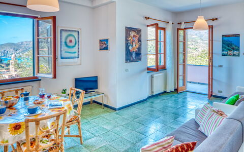 Olivi Del Mesco - Levanto: Zimmer, Eigentum, Gebäude, Grundeigentum, Möbel, Azurblau, Haus, Interior Design, Wohnzimmer, Fussboden