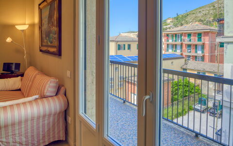 Giulia Apartment 2 - Levanto: Eigentum, Zimmer, Grundeigentum, Gebäude, Haus, Zuhause, Fussboden, Tür, Fenster, Interior Design