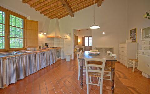 Casa Legoli: Zimmer, Eigentum, Gebäude, Fussboden, Holzboden, Möbel, Hartholz, Grundeigentum, Haus, Decke