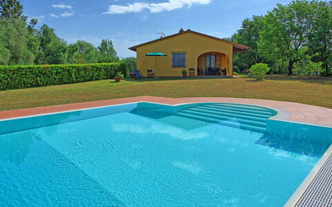 Casa Legoli: Schwimmbad, Eigentum, Haus, Zuhause, Grundeigentum, Freizeit, Gras, Gebäude, Villa, Estate