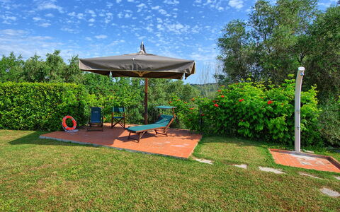 Casa Legoli: Eigentum, Grundeigentum, Gras, Baum, Haus, Grundstueck, Garten, Zuhause, Garten, Himmel
