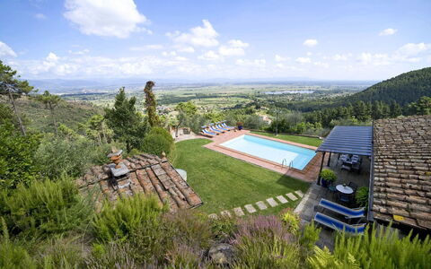 Al Mennucci: Eigentum, Natürliche Landschaft, Gras, Ländliches Gebiet, Haus, Grundstueck, Hütte, Grundeigentum, Baum, Landschaft
