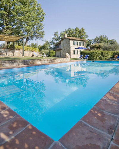 Broccolo: Schwimmbad, Eigentum, Grundeigentum, Estate, Haus, Reflecting Pool, Gebäude, Wohngebiet, Zuhause, Design