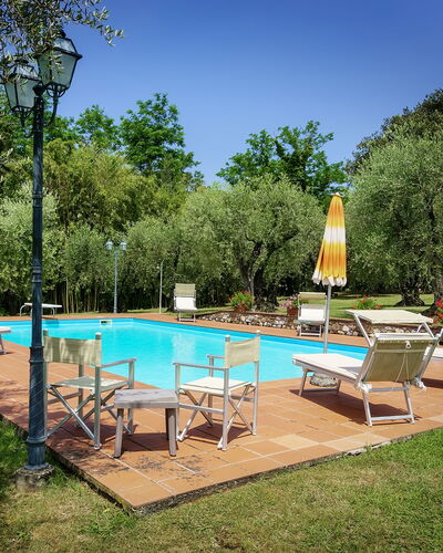 Casa Tonio: Schwimmbad, Eigentum, Hinterhof, Grundeigentum, Haus, Freizeit, Estate, Gras, Zuhause, Baum
