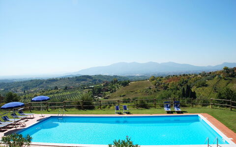 Fubbiano: Schwimmbad, Eigentum, Freizeit, Resort, Villa, Haus, Urlaub, Grundeigentum, Gras, Estate