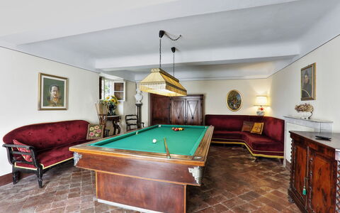 Villa Clara 20: Billiard Raum, Billiard-Tisch, Schwimmbad, Zimmer, Möbel, Erholungsraum, Eigentum, English Billiards, Spiele, Snooker