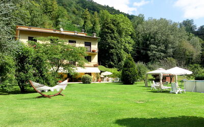 Bagni di Lucca 622: Pflanze, Himmel, Wolke, Eigentum, Gebäude, Natur, Grün, Baum, Botanik, Haus