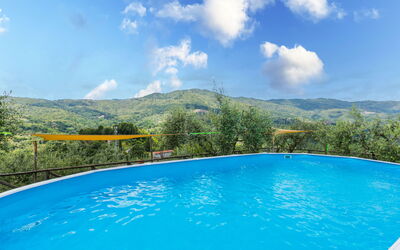 Pescia 629: Wasser, Wolke, Himmel, Wasservorräte, Eigentum, Pflanze, Schwimmbad, Blau, Natürliche Landschaft, Baum