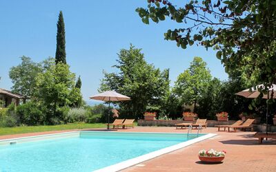 San Gimignano 647: Schwimmbad, Eigentum, Haus, Urlaub, Resort, Grundeigentum, Freizeit, Gebäude, Zuhause, Wohngebiet