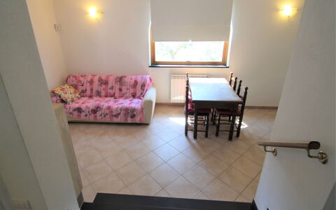 Villetta Linara: Couch, Möbel, Gebäude, Tabelle, Komfort, Holz, Interior Design, Fussboden, Wohnzimmer, Flooring