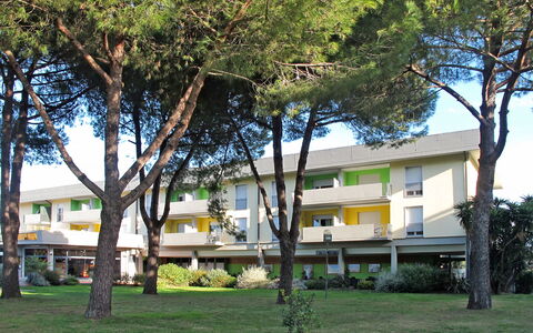 Italia: Baum, Eigentum, Haus, Grundeigentum, Gebäude, Gehölz, Zuhause, Die Architektur, Pflanze, Nachbarschaft