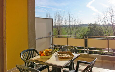 Italia: Eigentum, Zimmer, Möbel, Gebäude, Grundeigentum, Tabelle, Haus, Interior Design, Balkon, Veranda