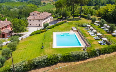 Castelfiorentino 651: Pflanze, Wasser, Eigentum, Gebäude, Baum, Fenster, Schwimmbad, Grundstueck, Urban Design, Die Architektur