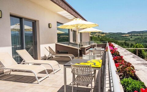 Futura: Möbel, Resort, Stuhl, Tabelle, Gartenmöbel, Eco Hotel, Wohnung, Balkon, Hotel, Küche & Esszimmer Tisch