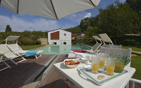 Villa San Lorenzo: Eigentum, Tabelle, Möbel, Urlaub, Zimmer, Haus, Schatten, Interior Design, Hinterhof, Terrasse