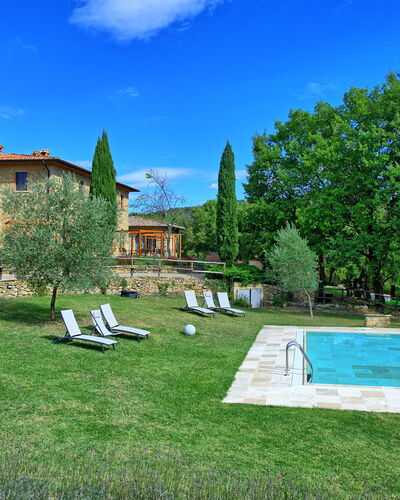 Borgo Mulignone: Eigentum, Estate, Haus, Natürliche Landschaft, Gebäude, Grundeigentum, Gras, Zuhause, Die Architektur, Schwimmbad