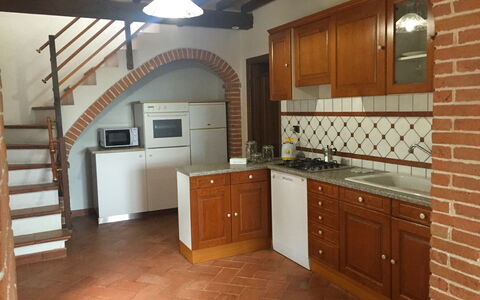 Villa Martina: Countertop, Zimmer, Eigentum, Möbel, Cabinetry, Gebäude, Küche, Fussboden, Fliese, Interior Design