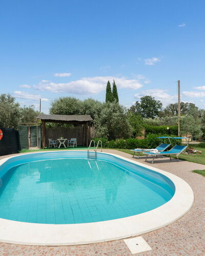 Villa Il Cipresso: Wasser, Himmel, Wolke, Pflanze, Eigentum, Schwimmbad, Azurblau, Baum, Gewässer, Freizeit
