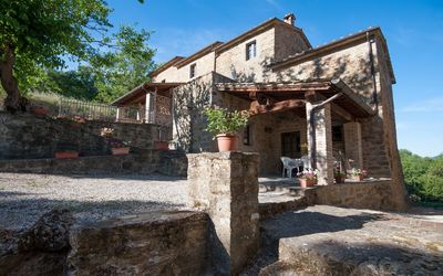 Agriturismo Val Di Pierle: Eigentum, Haus, Gebäude, Zuhause, Grundeigentum, Die Architektur, Hütte, Baum, Ländliches Gebiet, Ruinen