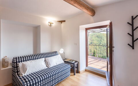 Casa Alice: Schlafzimmer, Zimmer, Eigentum, Möbel, Bett, Decke, Interior Design, Fussboden, Gebäude, Haus