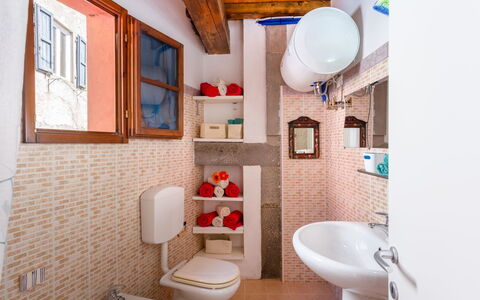 Kiwii: Badezimmer, Eigentum, Zimmer, Interior Design, Rot, Haus, Gebäude, Toilette, Die Architektur, Toilleten Sitz