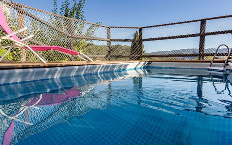 Ciliegi: Wasser, Blau, Schwimmbad, Freizeit, Himmel, Netz, Die Architektur, Grundeigentum, Zaun, Urlaub