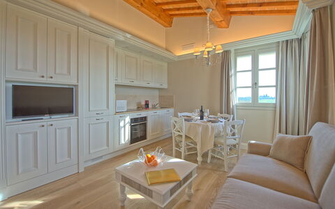 Il Sole Di Vino: Zimmer, Eigentum, Möbel, Interior Design, Gebäude, Wohnzimmer, Decke, Fussboden, Zuhause, Gelb