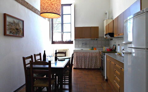 Villa Sandra: Zimmer, Möbel, Eigentum, Gebäude, Küche, Countertop, Fussboden, Interior Design, Cabinetry, Haus
