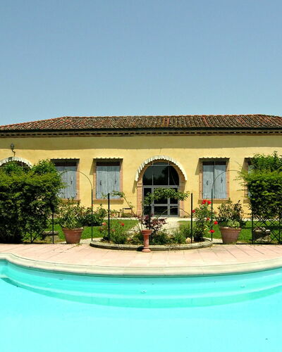 Villa Sandra: Eigentum, Zuhause, Haus, Gebäude, Grundeigentum, Schwimmbad, Estate, Villa, Wohngebiet, Fassade