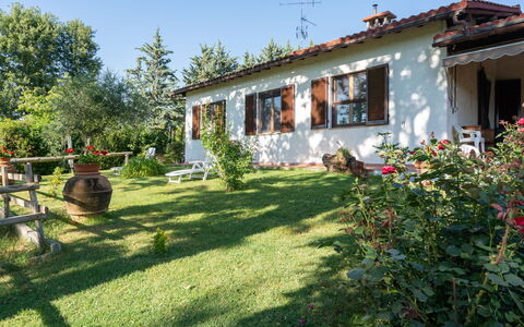 Villa Campiglia: Eigentum, Haus, Gebäude, Garten, Hütte, Grundeigentum, Bauernhaus, Zuhause, Villa, Garten