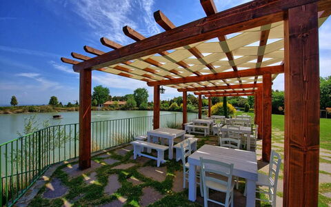 La Rimessa: Pergola, Eigentum, Gebäude, Grundeigentum, Haus, Terrasse, Veranda, Outdoor Struktur, Zuhause, Schatten