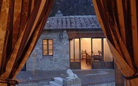 Villa Fontanelle: Interior Design, Holz, Eigentum, Textil, Zimmer, Fensterbehandlung, Interior Design, Fussboden, Haus