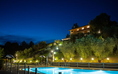 Villa Alfresco: Schwimmbad, Nacht, Resort, Eco Hotel, Landschaft Beleuchtung, Ferienort, Thermae, Gartenmöbel, Hotel, Villa