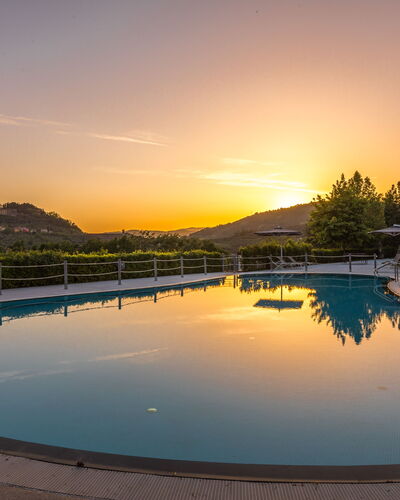 Villa Alfresco: Schwimmbad, Resort, Dämmerung, Reflexion, Ferienort, Abend, Thermae, Sonnenaufgang